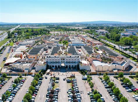 outlet la reggia negozi prada|la reggia designer outlet.